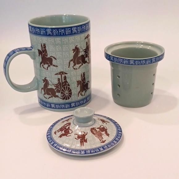 Other - Vintage Asian Chariots Tea Infuser Mug Set